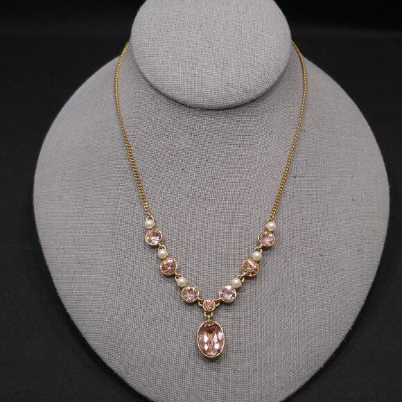 Givenchy Vintage Necklace – Gold Plated Pink Rhinestone & Faux Pearls, 1990s - Picture 5 of 10